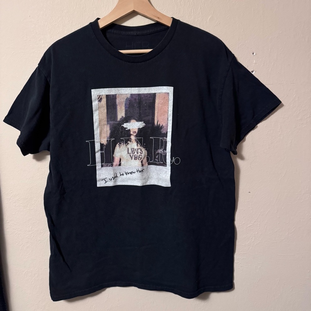 H.E.R. graphic tshirt Size Large